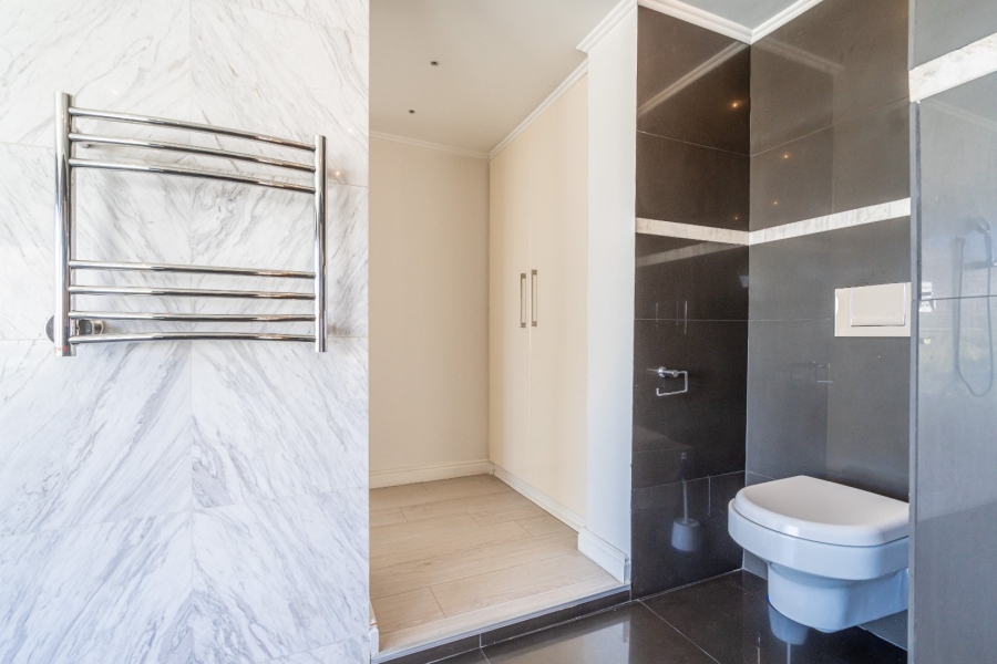 To Let 1 Bedroom Property for Rent in Green Point Western Cape